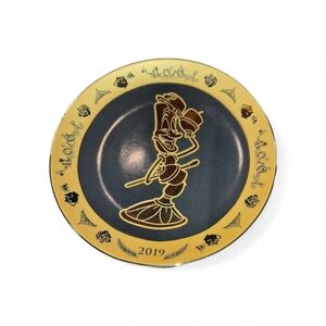 DISNEY 2019 Exclusive Cast Member Collectors Plate NIB